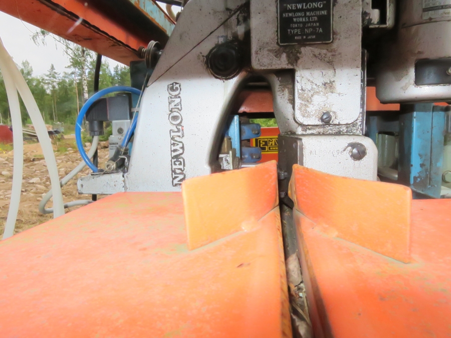 4145 EMVE stitching line with Newlong stitcher