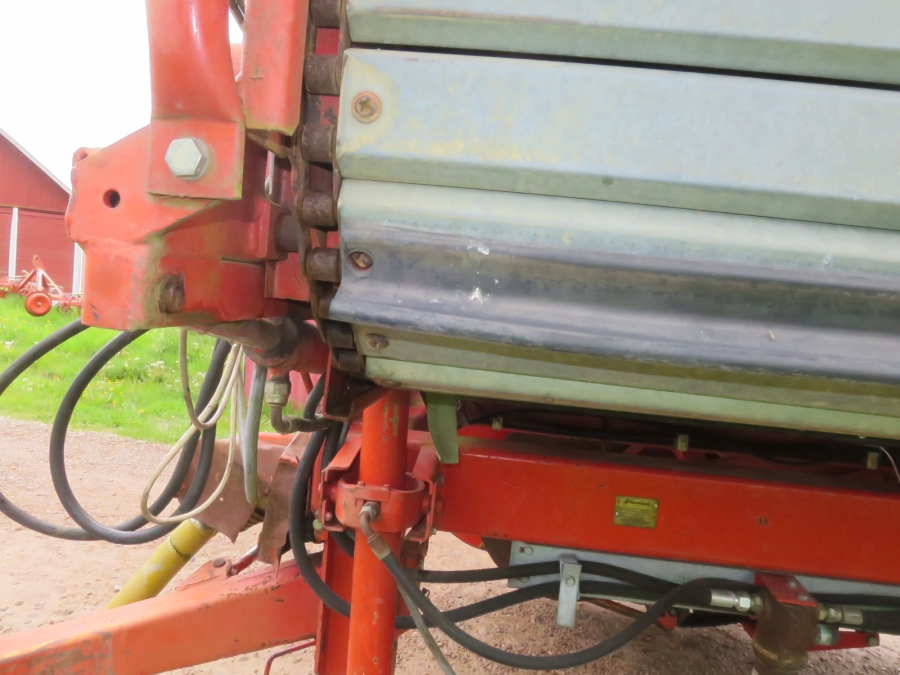 4201 Kverneland UN2100 potato harvester