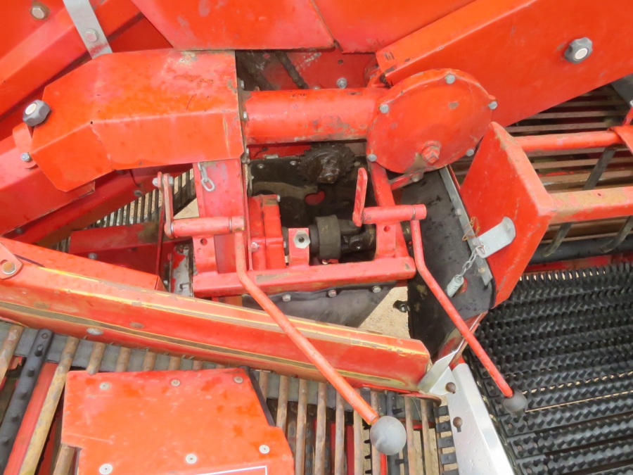 4201 Kverneland UN2100 potato harvester