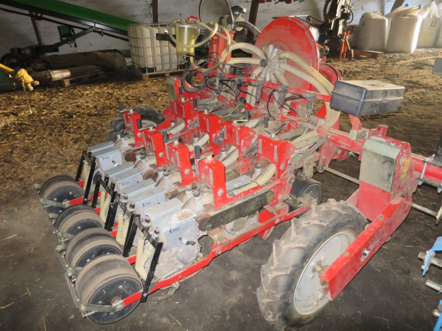 4204 Agricola Italiana precisionssåmaskin 4 rad