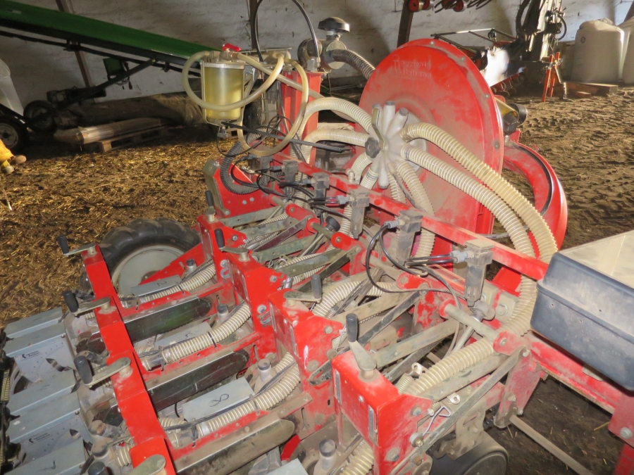 4204 Agricola Italiana precisionssåmaskin 4 rad