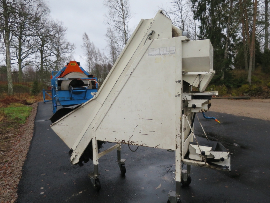 4207 SKALS AM420 automatic weigher