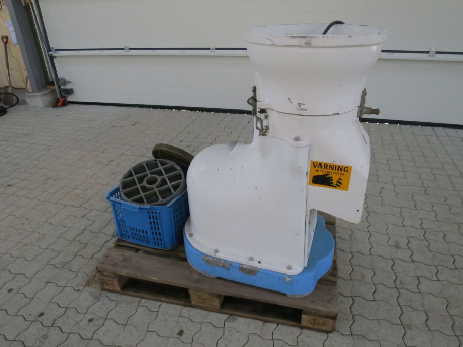 4223 Hällde RG-3 vegetable cutter