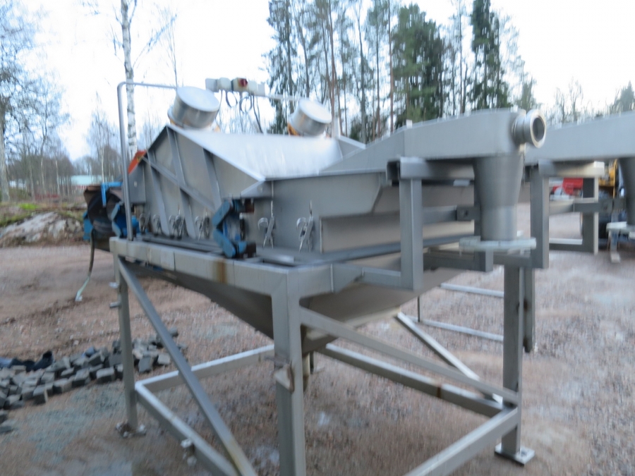 4225 Kiremko vibratory feeder 1200 mm