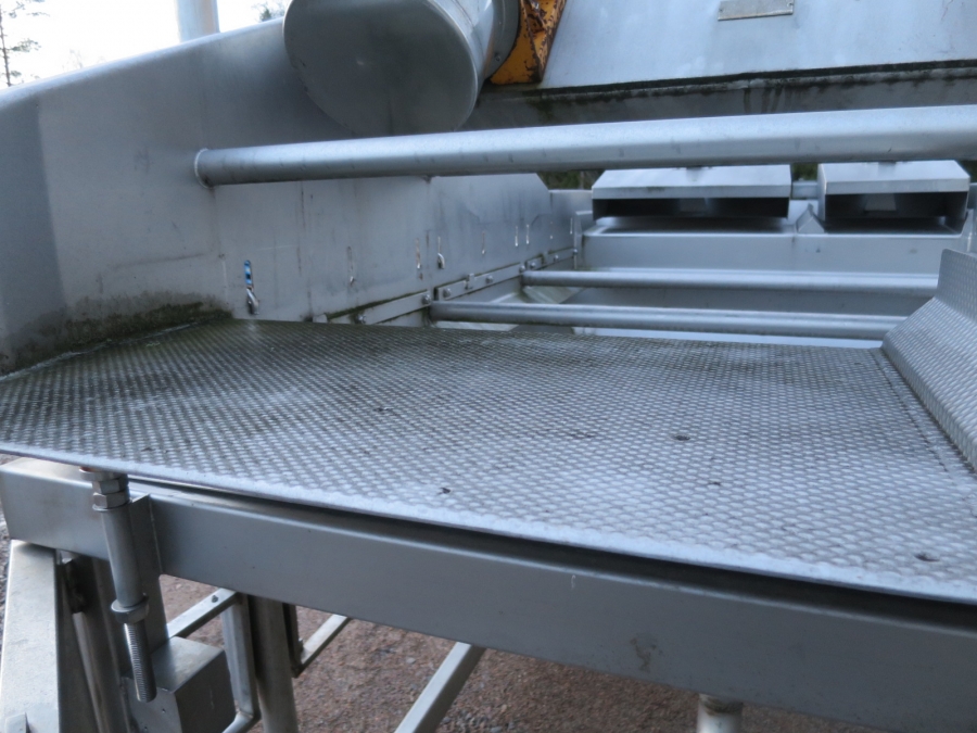 4225 Kiremko vibratory feeder 1200 mm