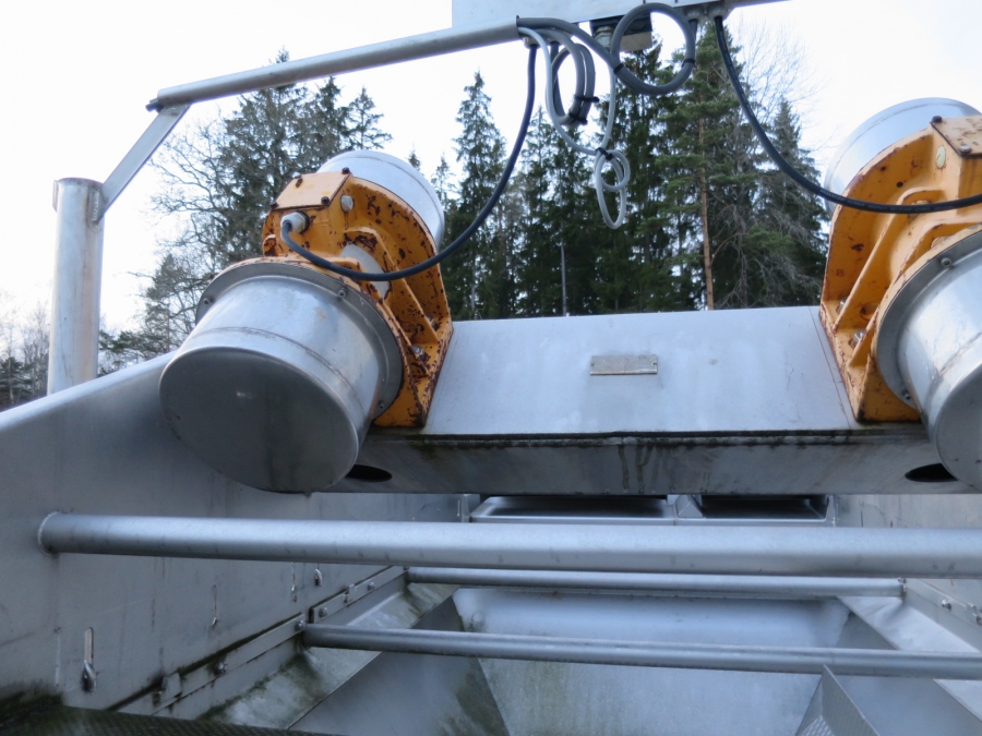 4225 Kiremko vibratory feeder 1200 mm