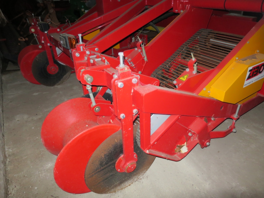 4238 Zibo front potato harvester FR