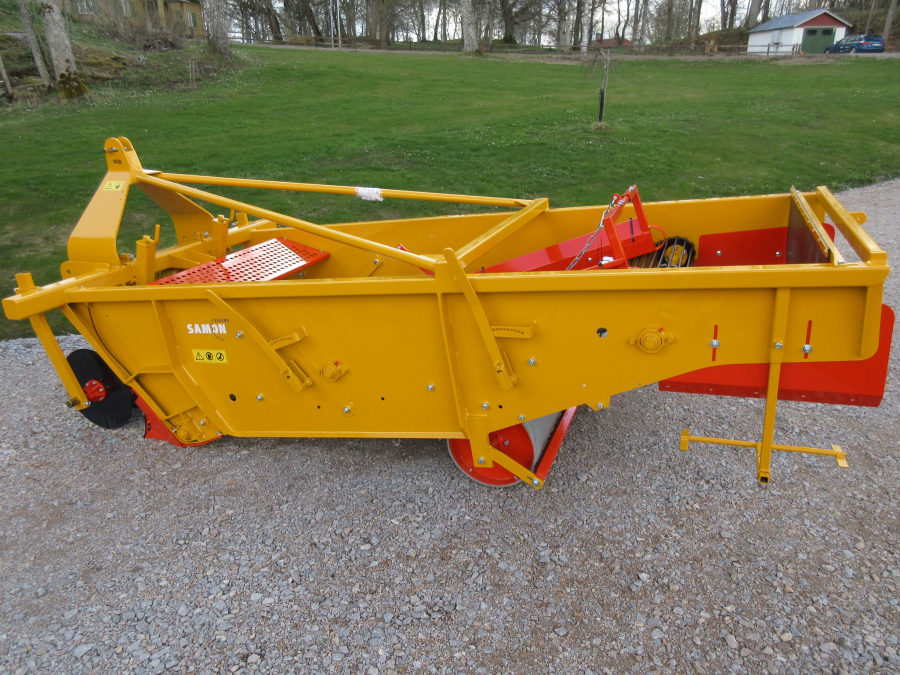 4252 Samon onion windrower 135 cm