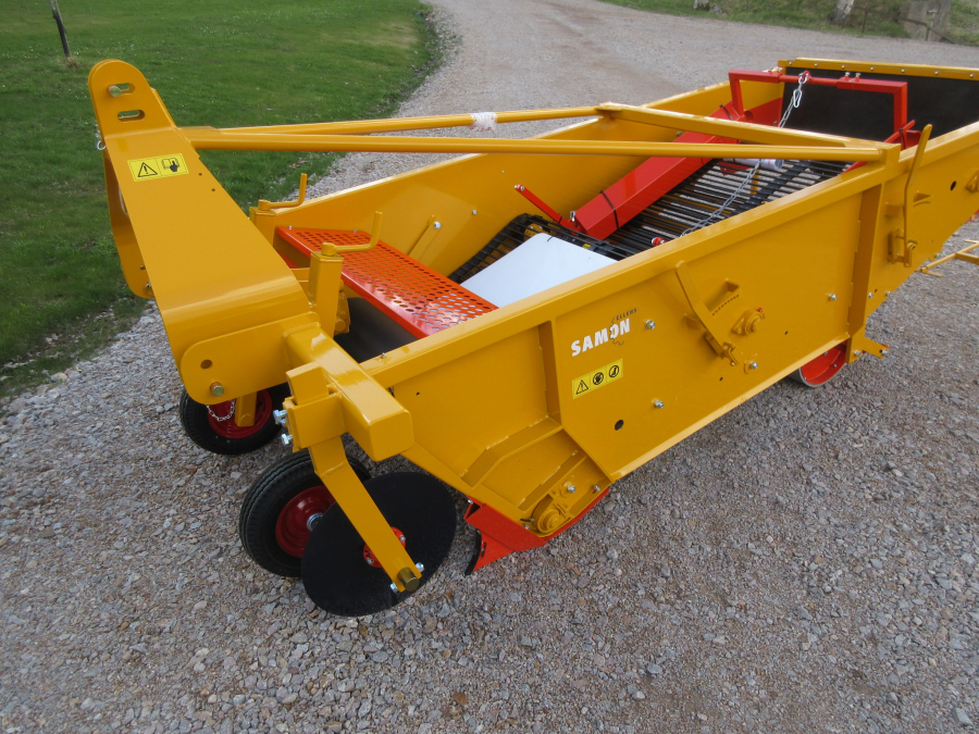 4252 Samon onion windrower 135 cm
