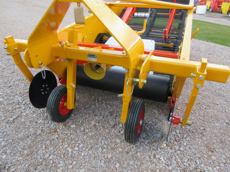 4252 Samon onion windrower 135 cm