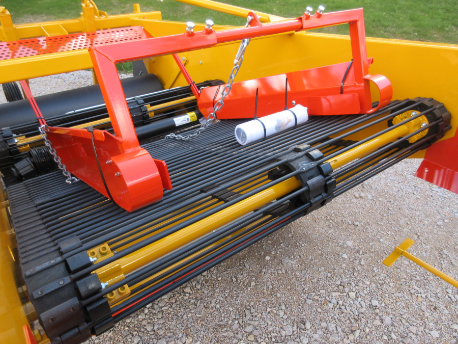 4252 Samon onion windrower 135 cm
