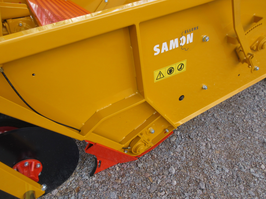 4252 Samon onion windrower 135 cm
