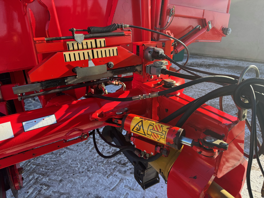 4260 Grimme SE75-30 potato harvester