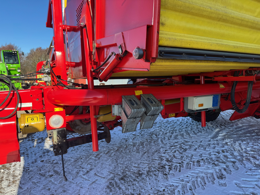 4260 Grimme SE75-30 potato harvester