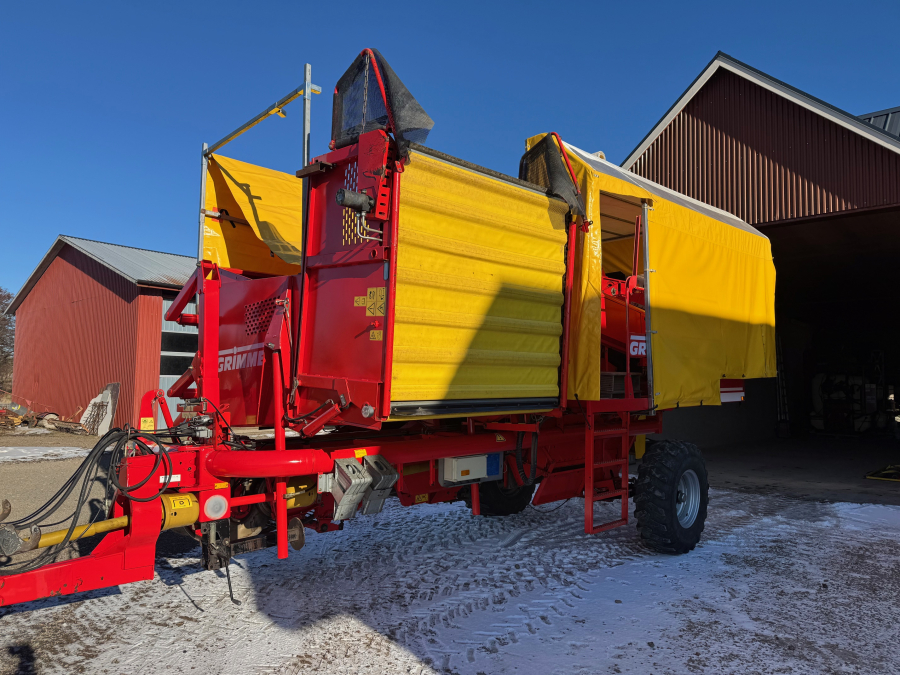 4260 Grimme SE75-30 potato harvester