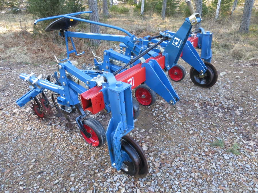4262 Hatzenbichler row crop cleaner 4 Reihen new condition