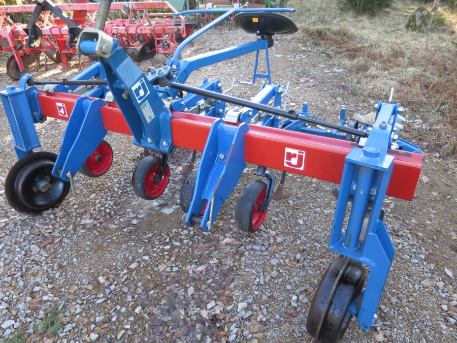 4262 Hatzenbichler row crop cleaner 4 Reihen new condition