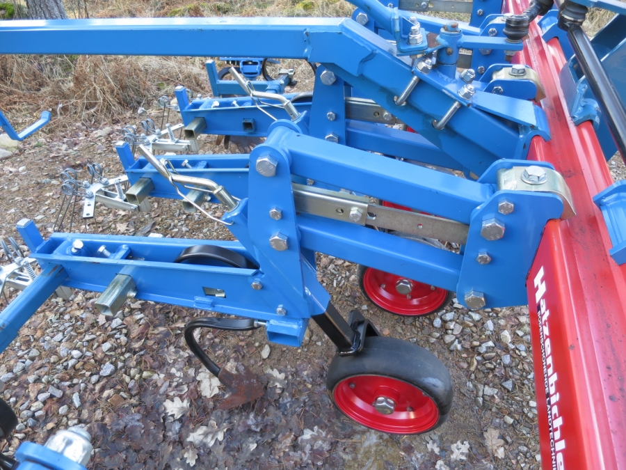 4262 Hatzenbichler row crop cleaner 4 Reihen new condition