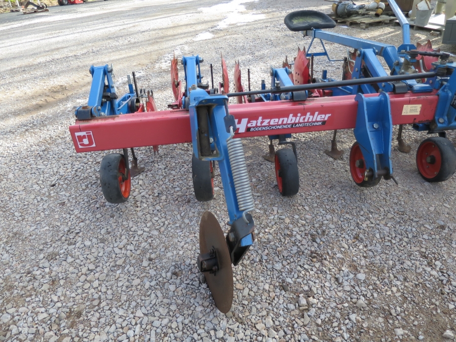 4263 Hatzenbichler row crop cleaner 7 row with steering