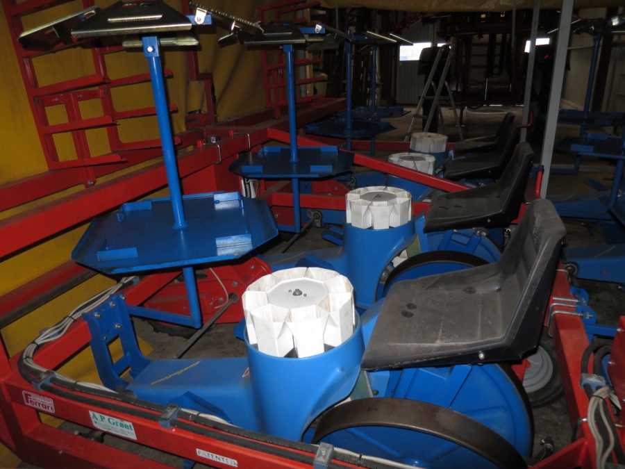 4268 Ferrari F Max Transplanter 7 row