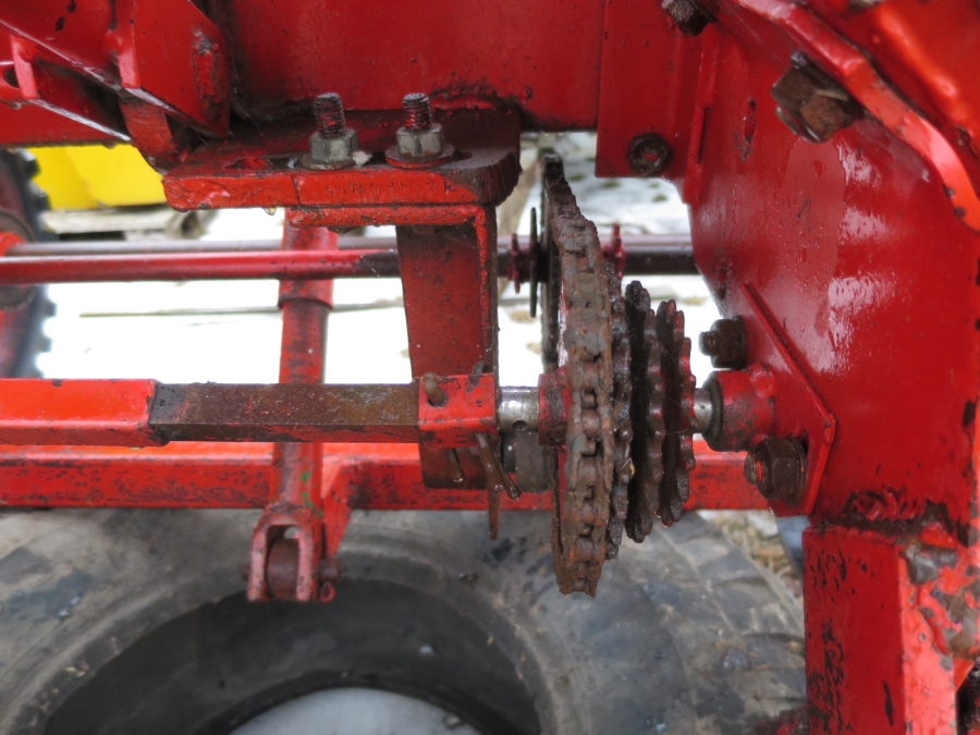 4275 Reekie potato planter 2 row with Front Fertilizer