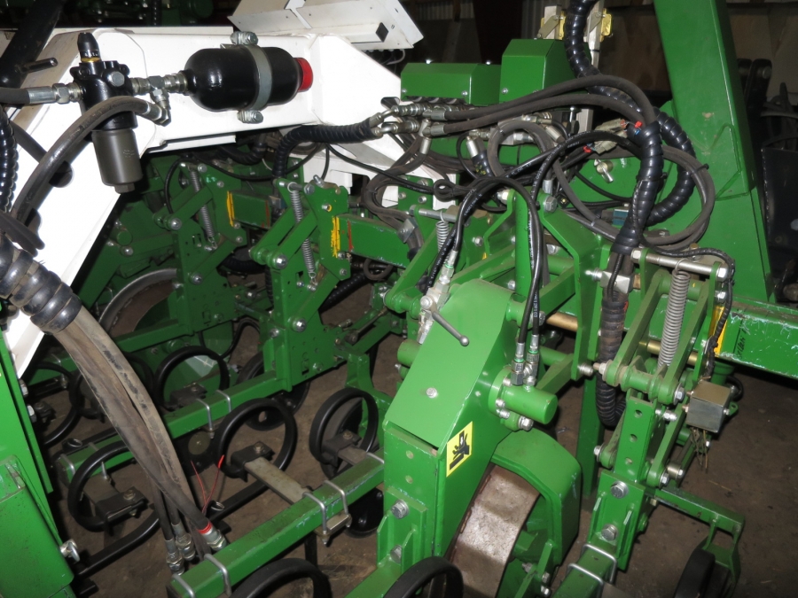 4277 Garford Robocrop InRow Weeder