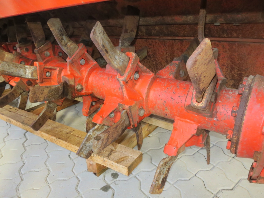 4332 Howard HR40 305 Rotavator