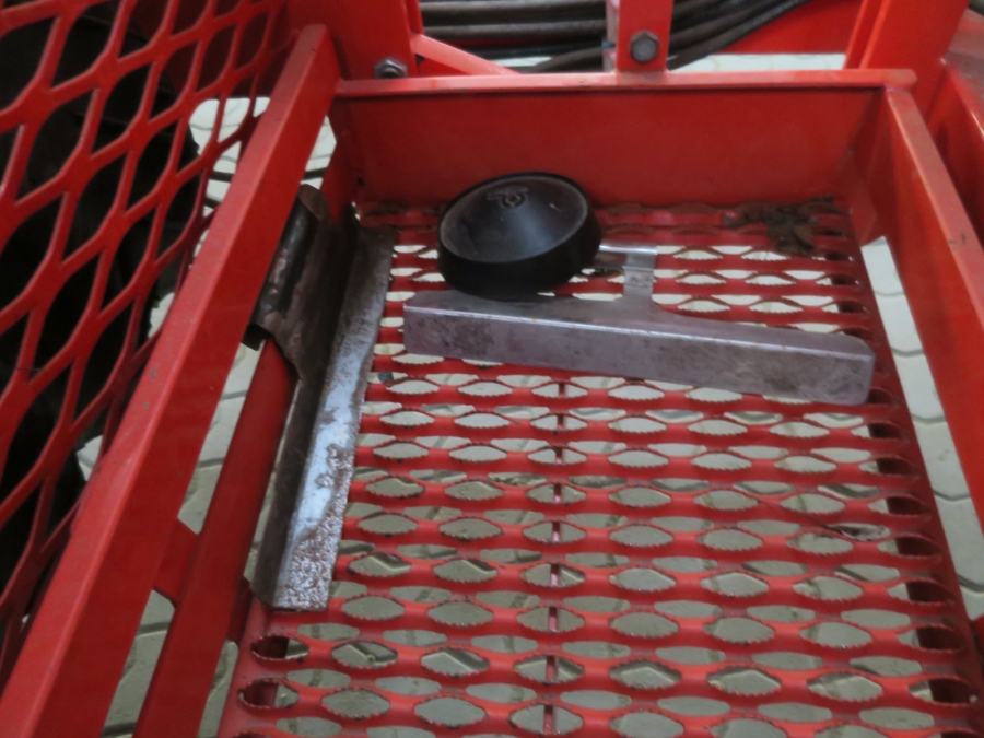 4334 Ferrari Rotostrapp selfpropelled transplanter
