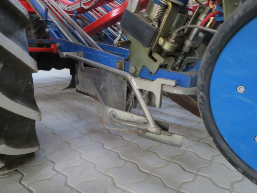 4334 Ferrari Rotostrapp selfpropelled transplanter