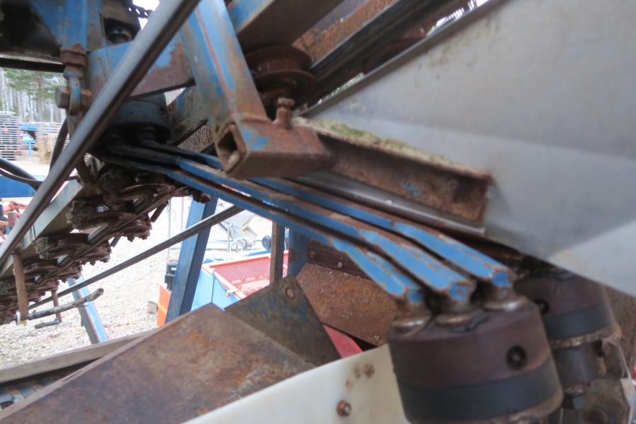 4350 Asa-Lift carrot harvester T-200E 2 row with elevator