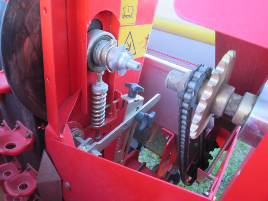 4351 Grimme GL32F Potato planter 2 row