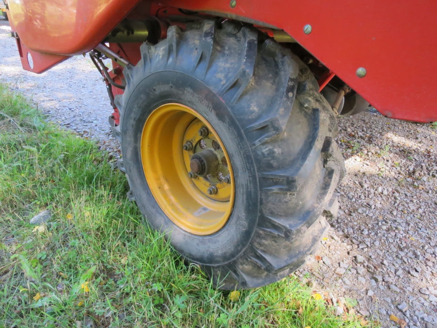 4374 Grimme GL34KG potato planter 4 row