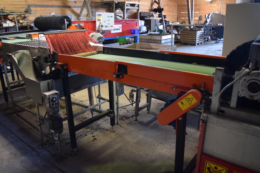 4378 AWETA G2 apple grading line 