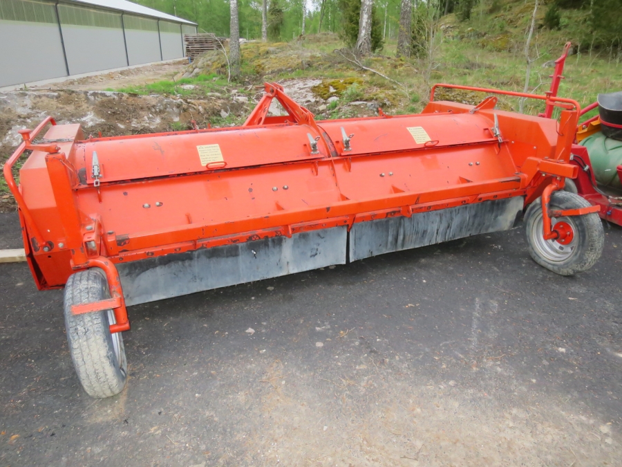 4381 Grimme KS3000 haulm topper