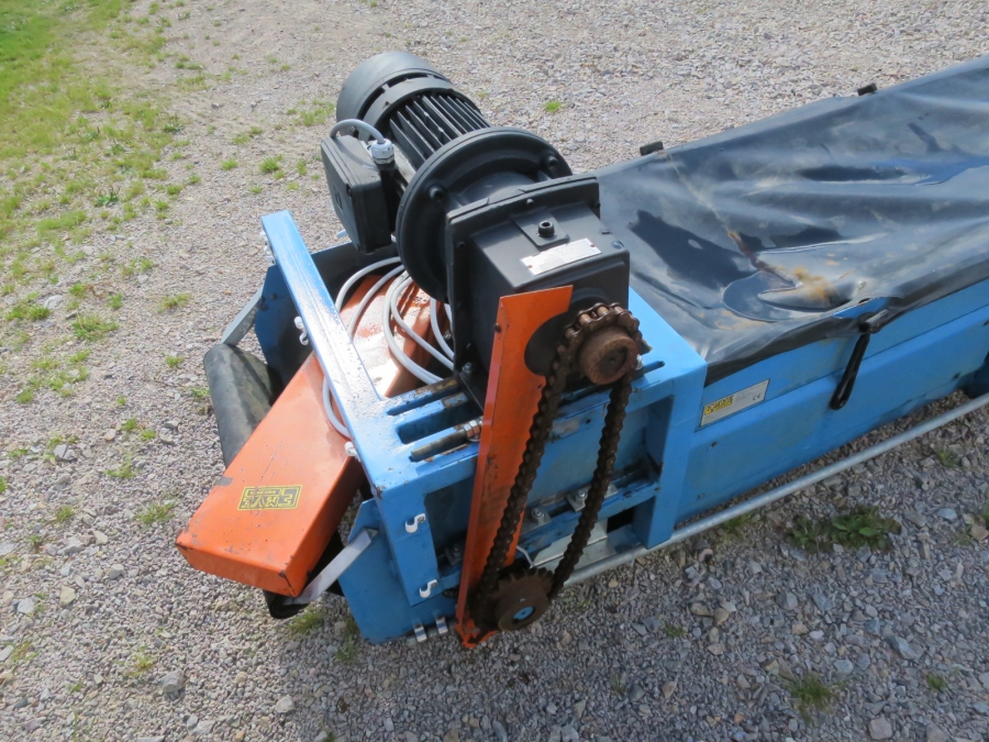 4390 EMVE feeding conveyor 6000x550 mm