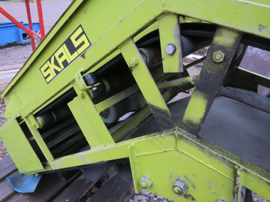 4392 SKALS conveyor with gooseneck 2700+1200 x 500