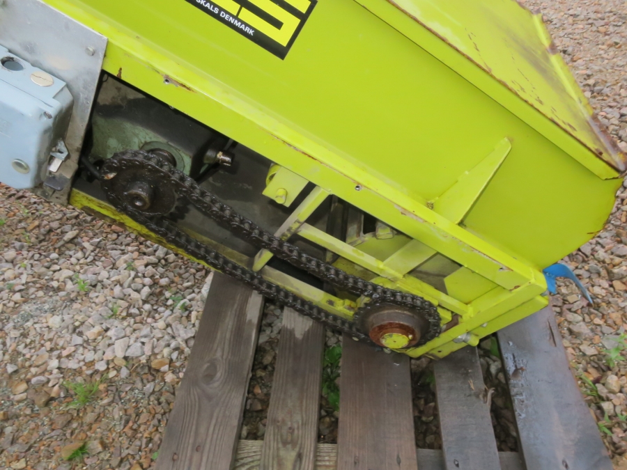 4392 SKALS conveyor with gooseneck 2700+1200 x 500