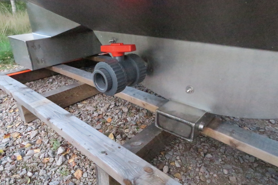 4396 Dornow Slide chain bunker with swan neck
