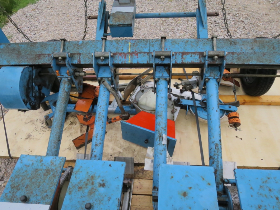 4403 Nibex 300 4 row seeder for carrots and other vegetables