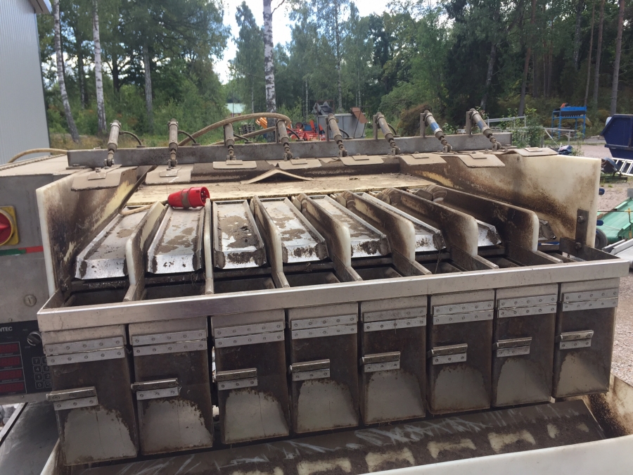 4405 NEWTEC 2000 / G45 weigher and bagger for carrots
