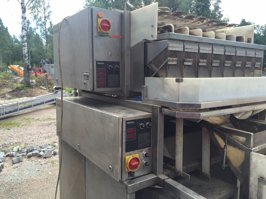 4405 NEWTEC 2000 / G45 weigher and bagger for carrots
