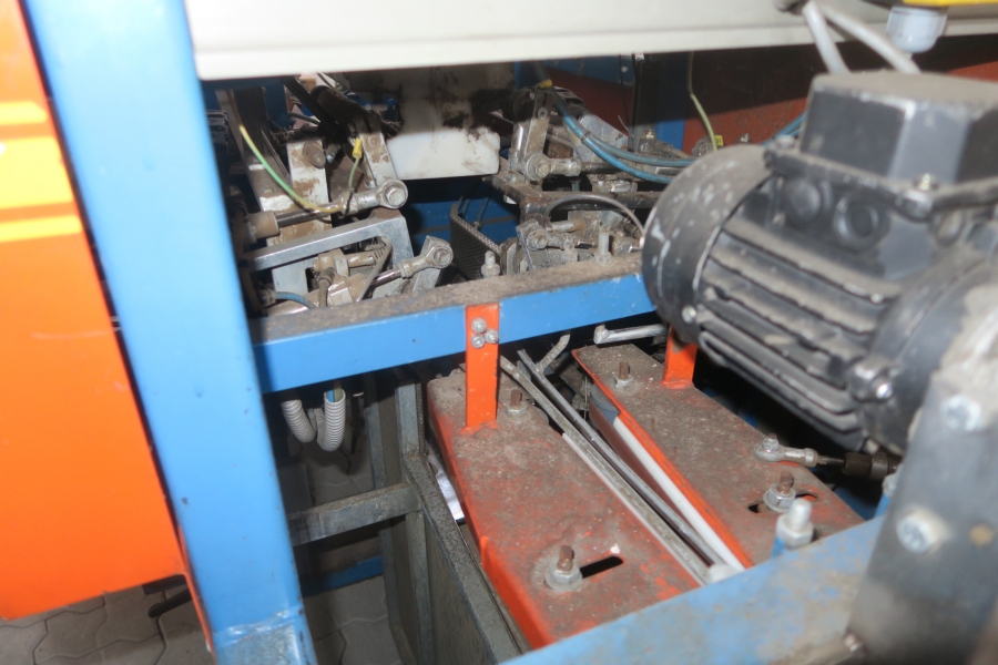 4407  EMVE BE5000 paper bagger