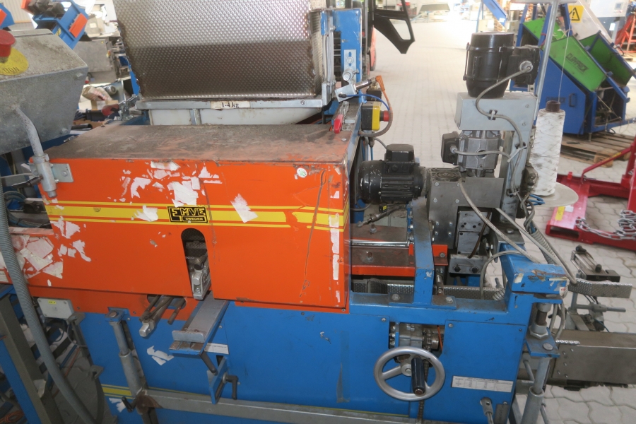 4407  EMVE BE5000 paper bagger
