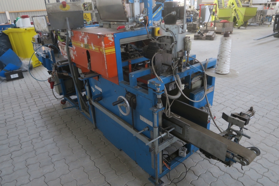 4407  EMVE BE5000 paper bagger