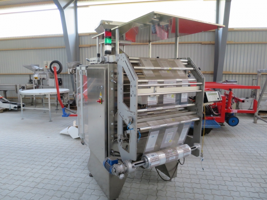 4416 GNA AV65 Flow pack Vertical bagger