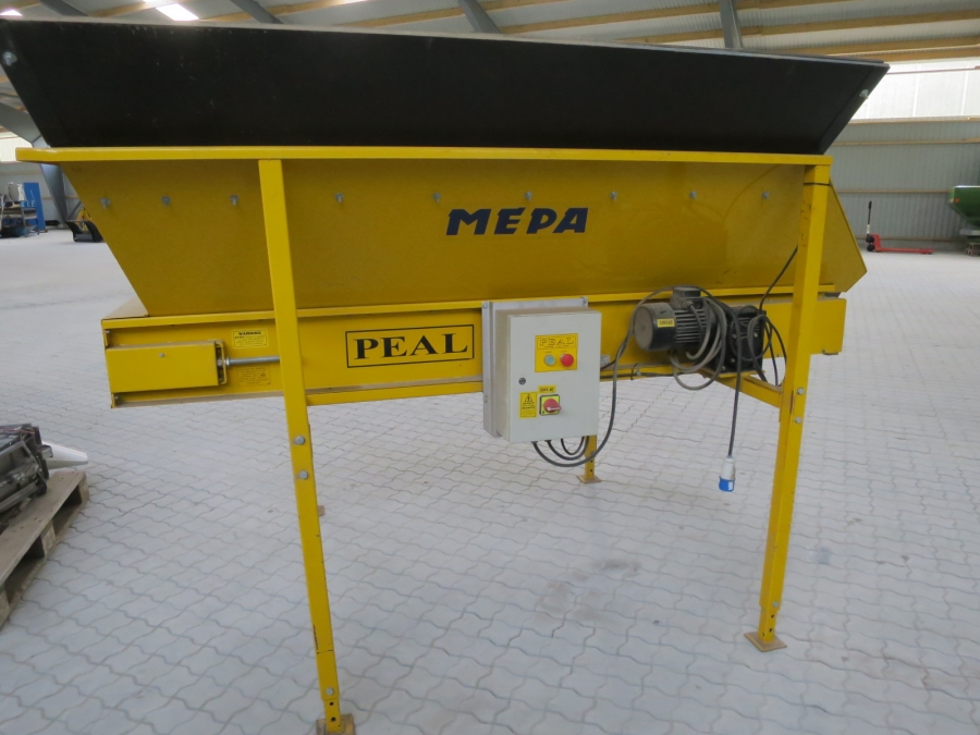 4420 Tong Peal feeding bunker