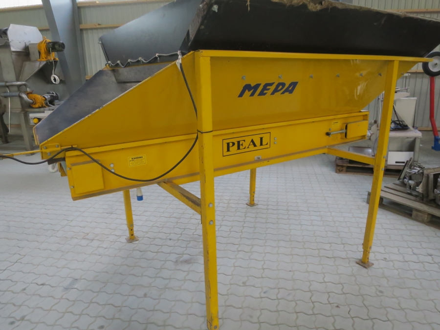 4420 Tong Peal feeding bunker
