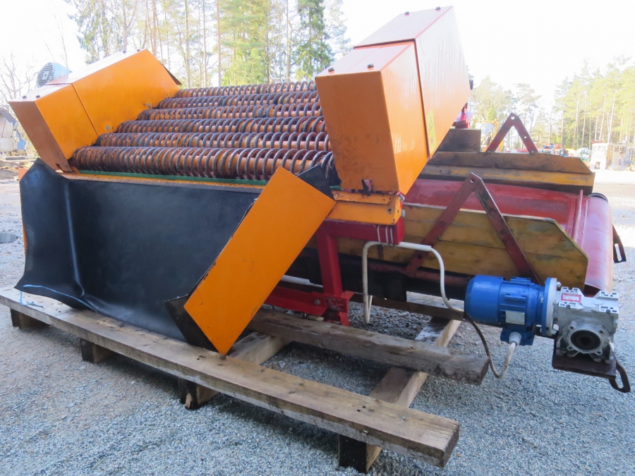 4421 Miedema soil removal roller cleaner