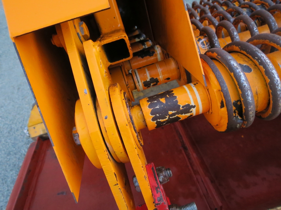 4421 Miedema soil removal roller cleaner