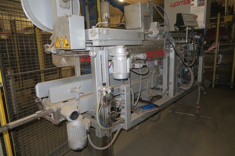 4434 Upmatic 2002 bagging machine plastic bags